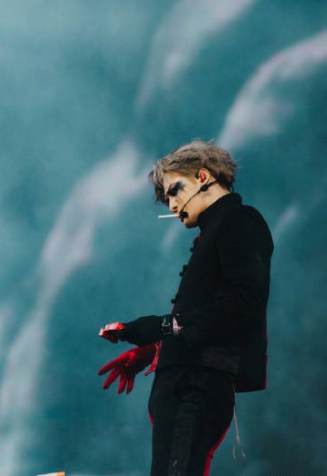 王嘉尔科切拉第二周舞臺表演